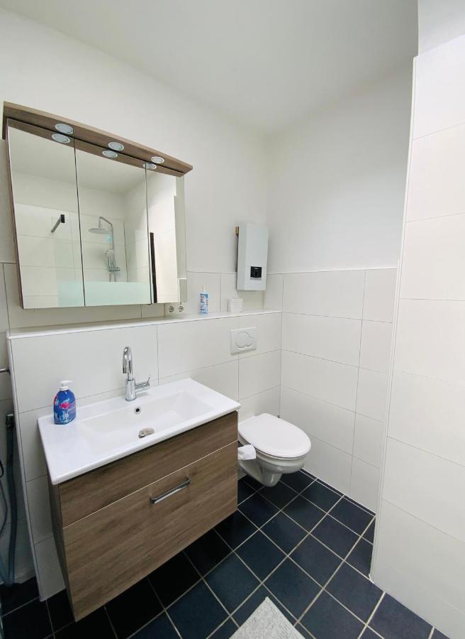 Sehr Schoenes Haus Mit Terasse Naehe Duesseldorf Apartment Krefeld Luaran gambar